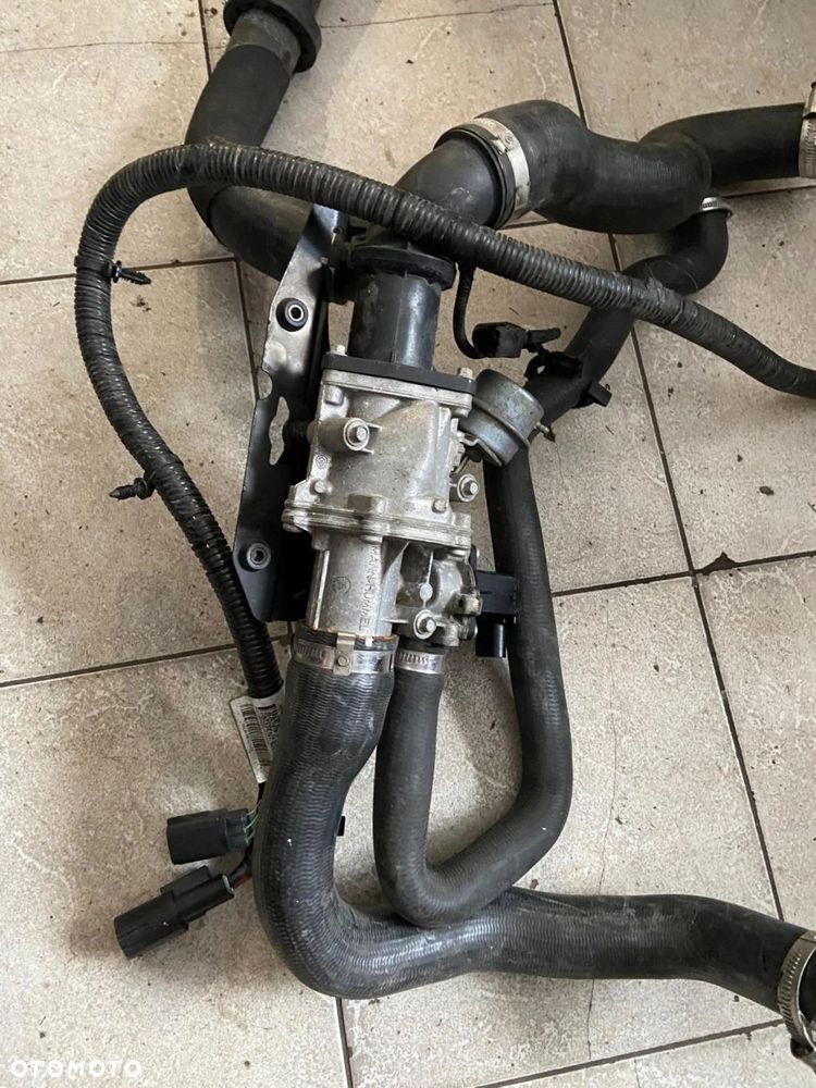 OBUDOWA TERMOSTATU LAND ROVER - 6