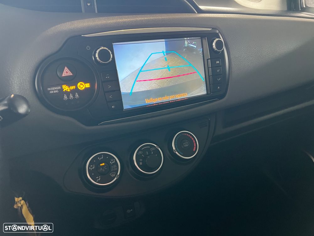 Toyota Yaris 1.0 VVT-i Comfort +PS Style +P.Techno +P.Sport - 3
