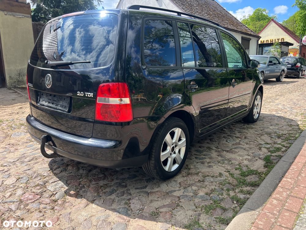 Volkswagen Touran - 5