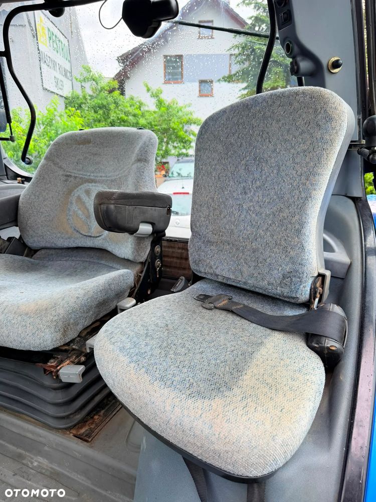 New Holland T 7050 - 18