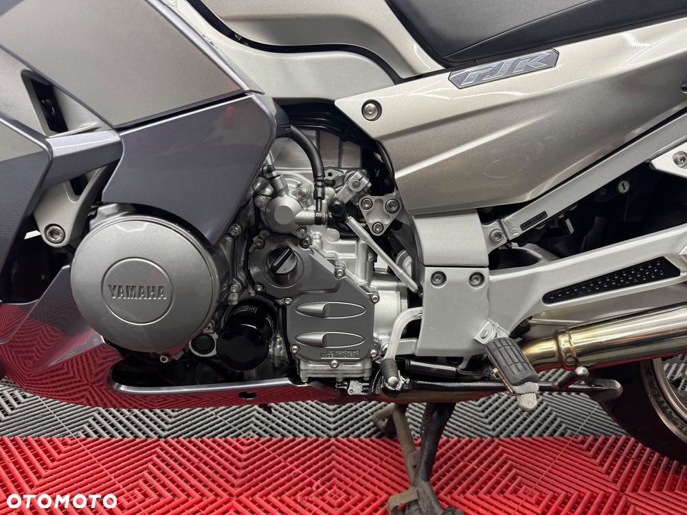 Yamaha FJR - 18