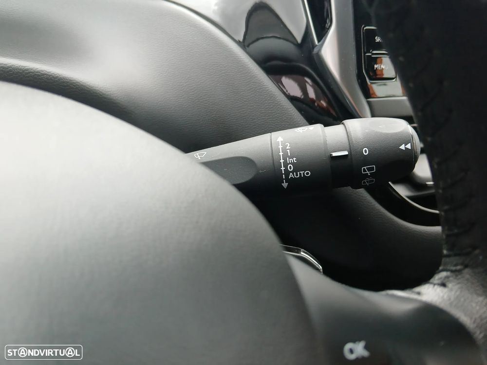 Peugeot 208 1.5 BlueHDi Signature - 25