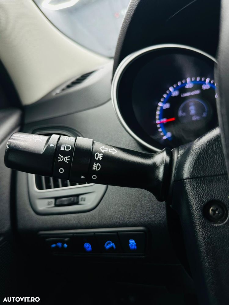 Hyundai ix35 1.6 2WD Fifa World Cup Edition - 27