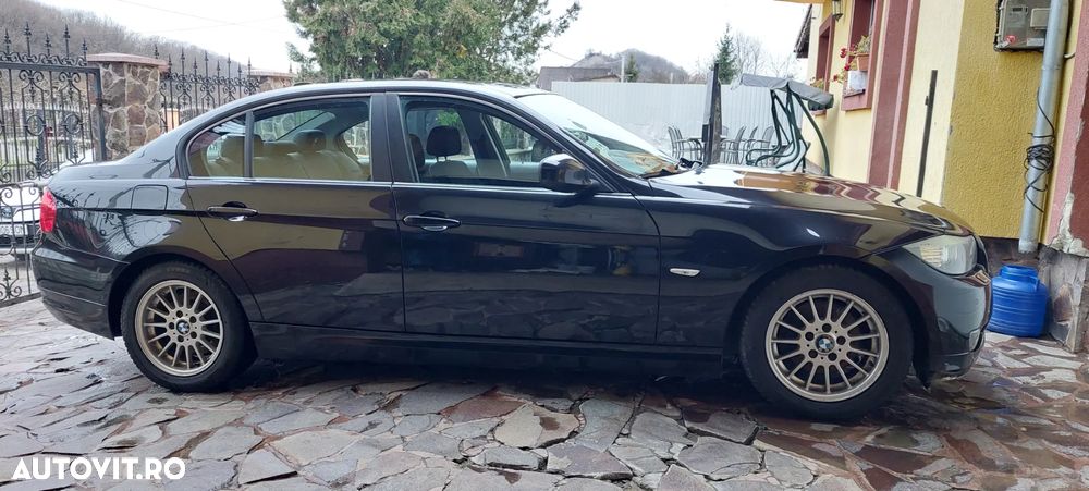 BMW Seria 3 320i - 1