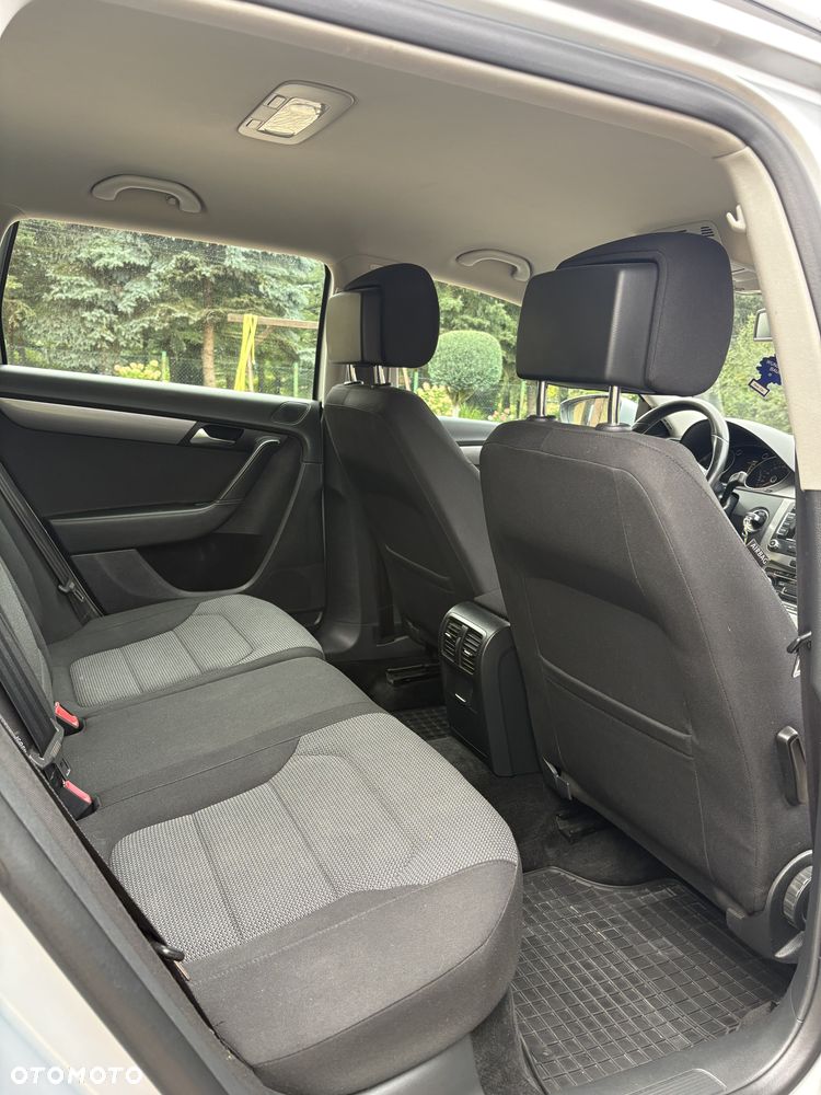 Volkswagen Passat 2.0 TDI DPF Highline - 11