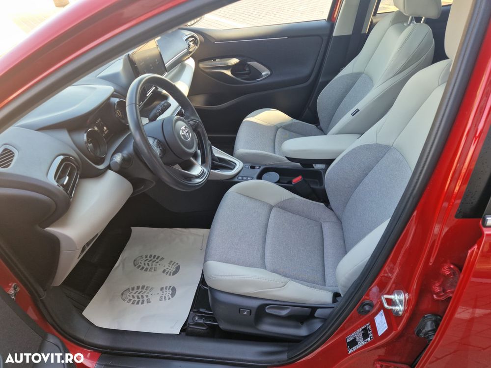 Toyota Yaris 1.5 VVT-i HSD Exclusive Style - 10