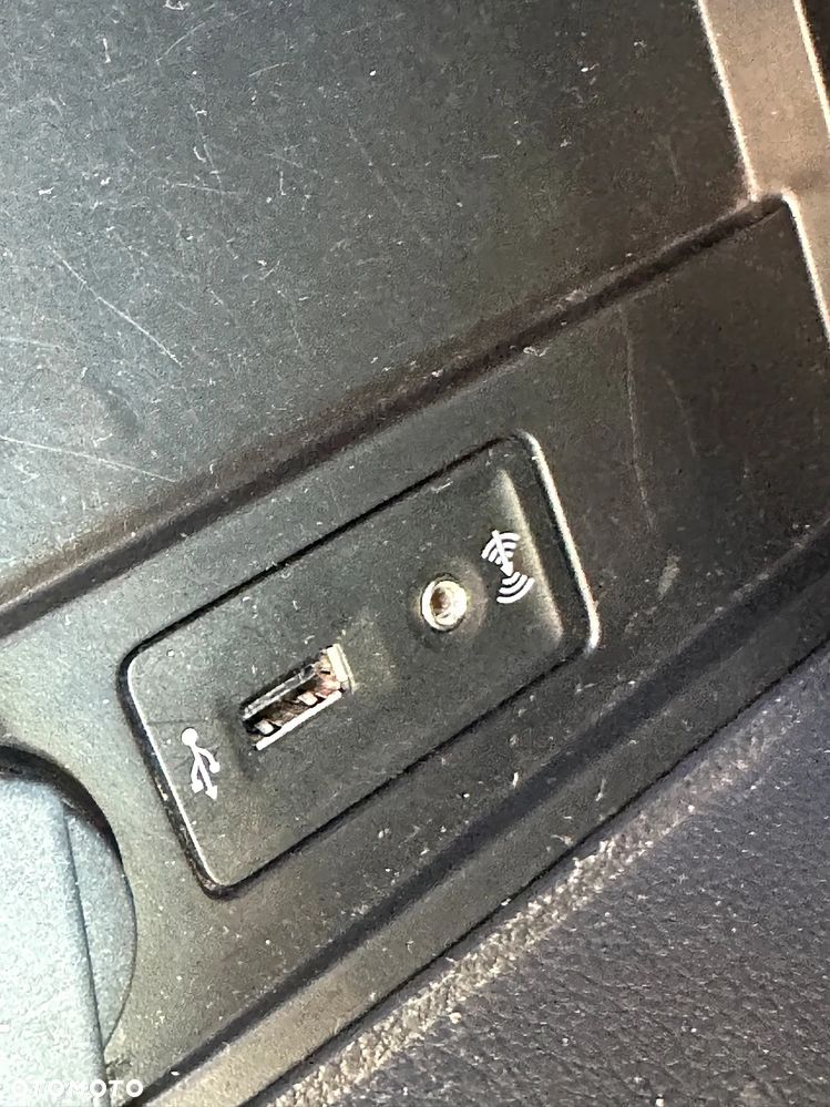 Volkswagen Caddy 2.0 TDI Comfortline - 23