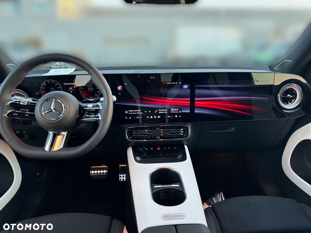 Mercedes-Benz GLB - 12