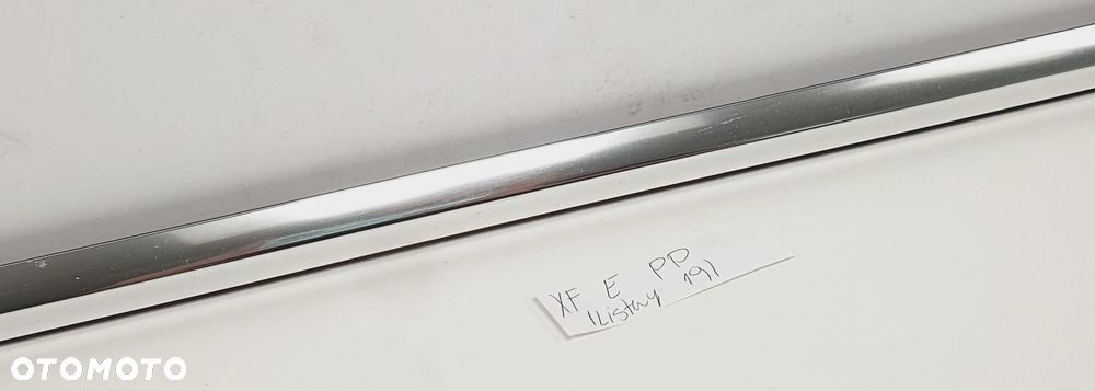 LISTWA ZGARNIAJĄCA PRAWY PRZÓD JAGUAR XF X250 - 3