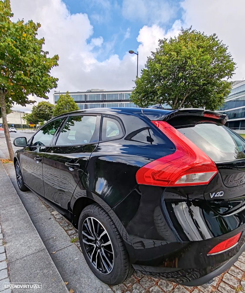Volvo V40 2.0 D3 Momentum - 9