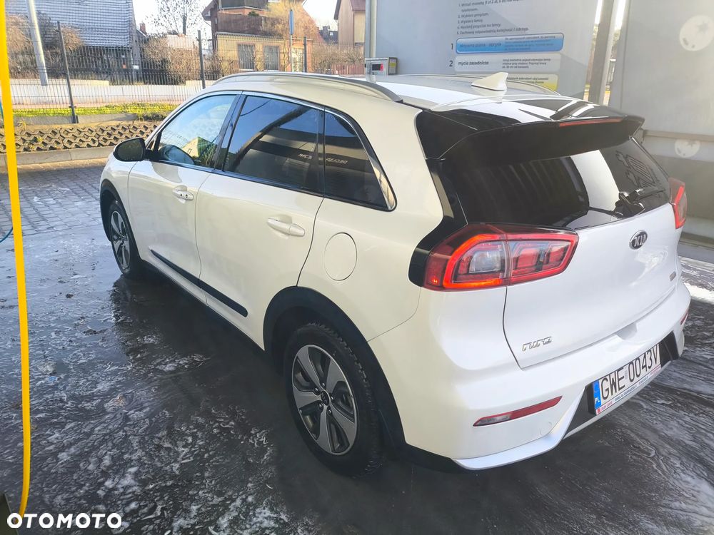 Kia Niro 1.6 GDI HEV 2WD OPF Edition 7 - 10