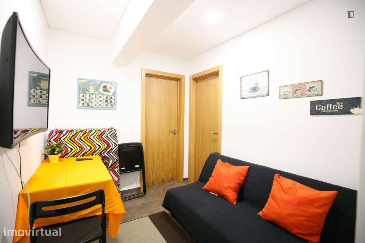 Quarto - localizado em Carnide Lisbon - Grande imagem: 2/22