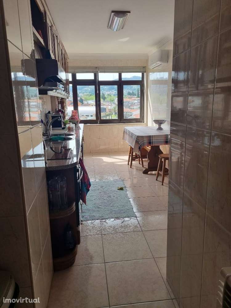 Apartamento T3 Avenida 25 de Abril, Póvoa de Lanhoso - Grande imagem: 4/17