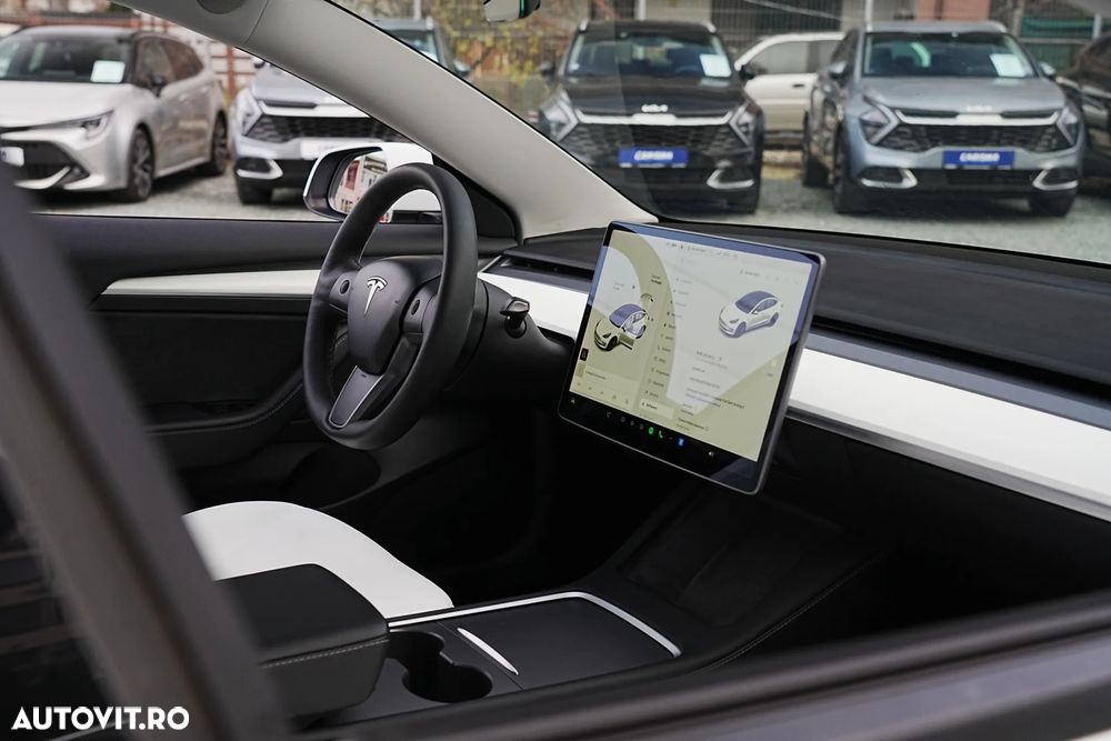 Tesla Model 3 Standard Reichweite Plus Hinterradantrieb - 16