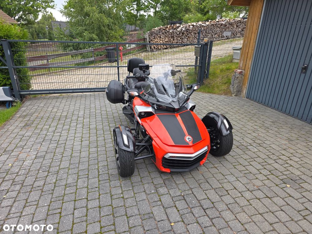 Can-Am Spyder - 1
