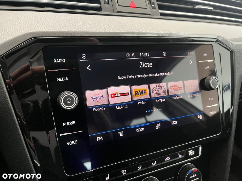 Volkswagen Passat - 26