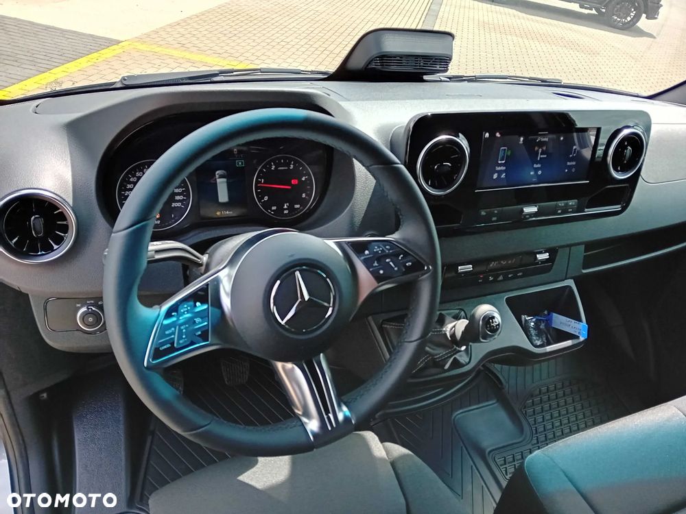 Mercedes-Benz Sprinter - 7