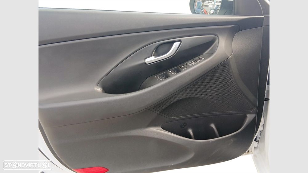 Hyundai i30 1.0 T-GDI Style Plus — fotografia 11