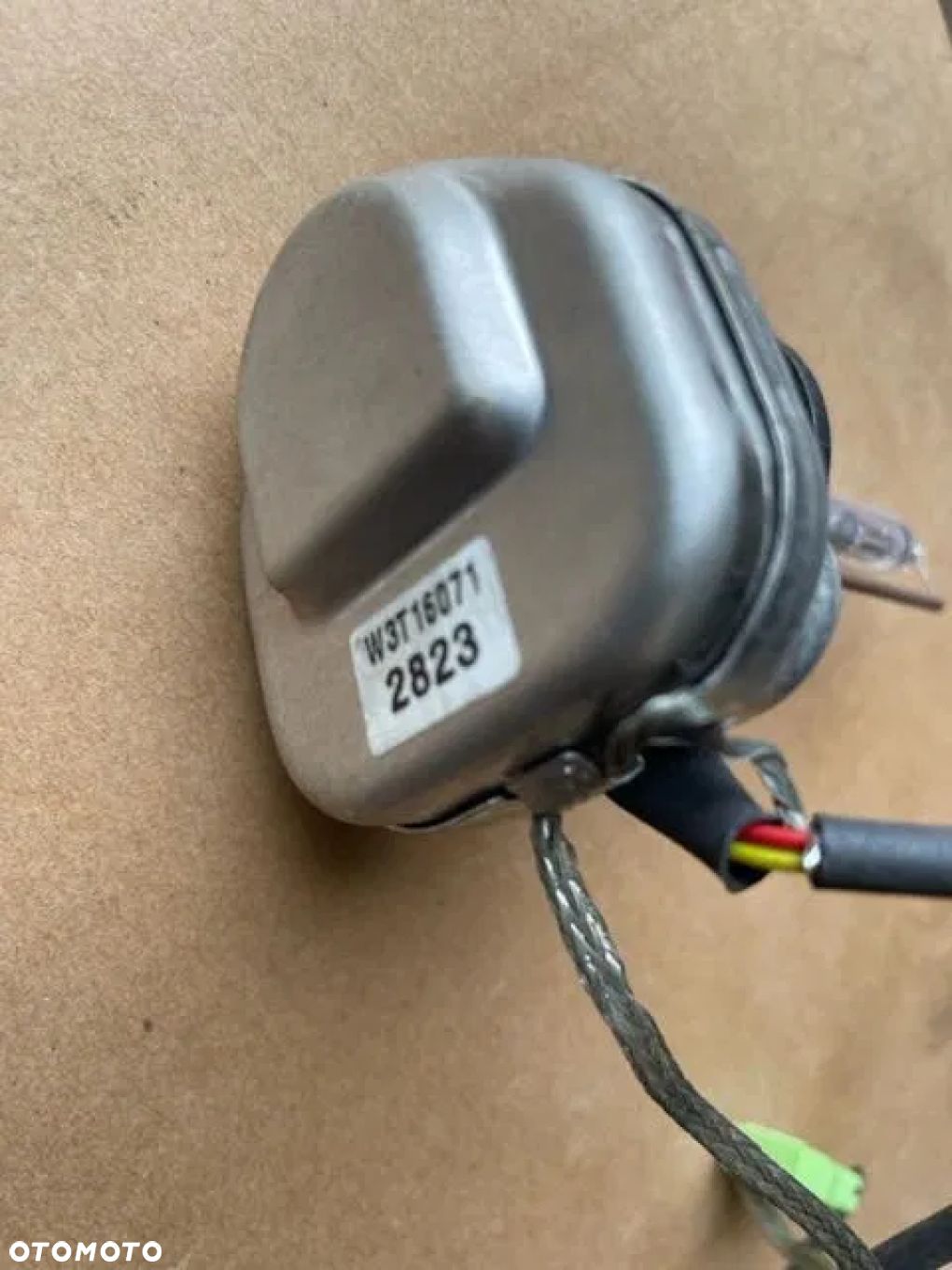 Suzuki Grand Vitara II starter xenon zapłonnik - 1