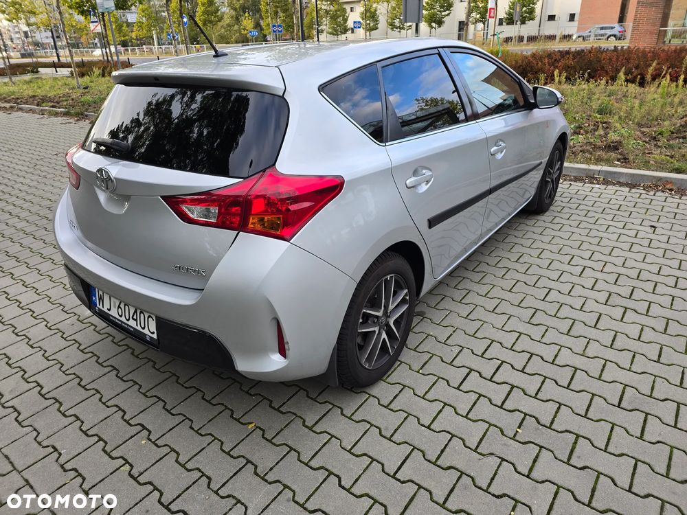 Toyota Auris - 10