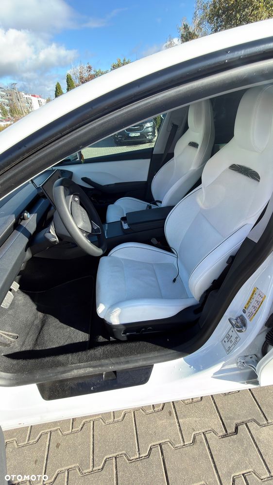 Tesla Model 3 - 3