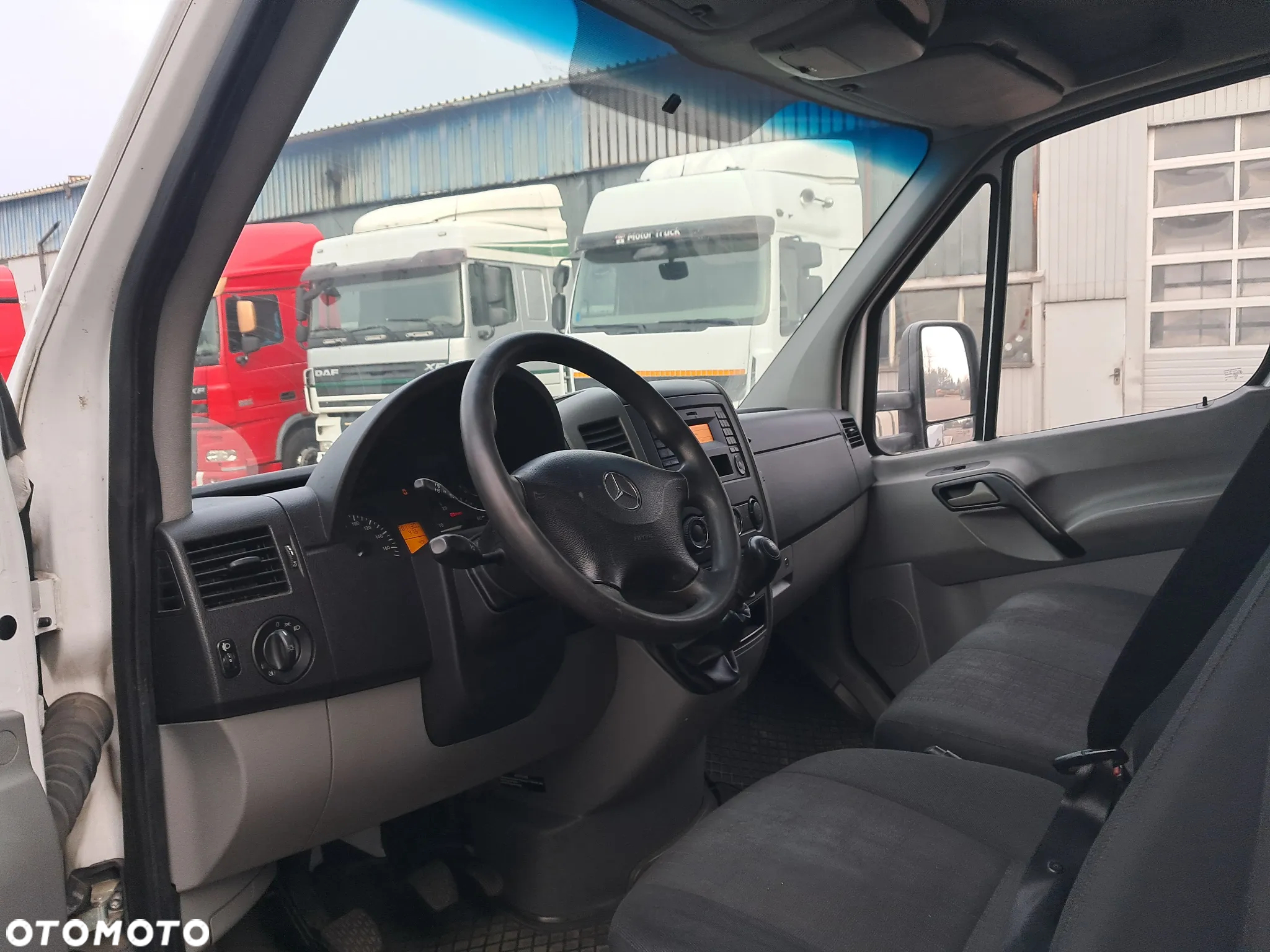 Mercedes-Benz Sprinter - 4