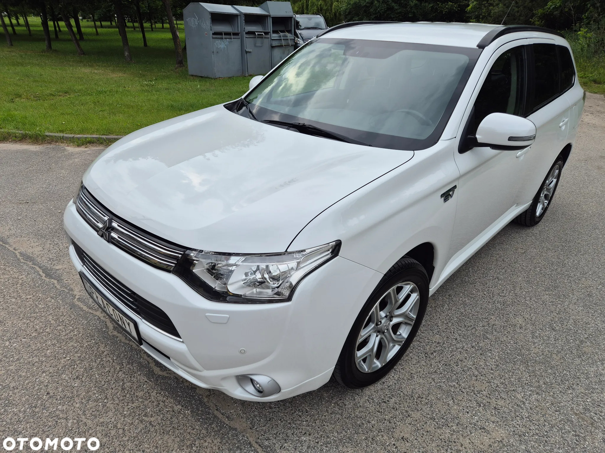 Mitsubishi Outlander 2.0 4WD Plug-In Hybrid - 11