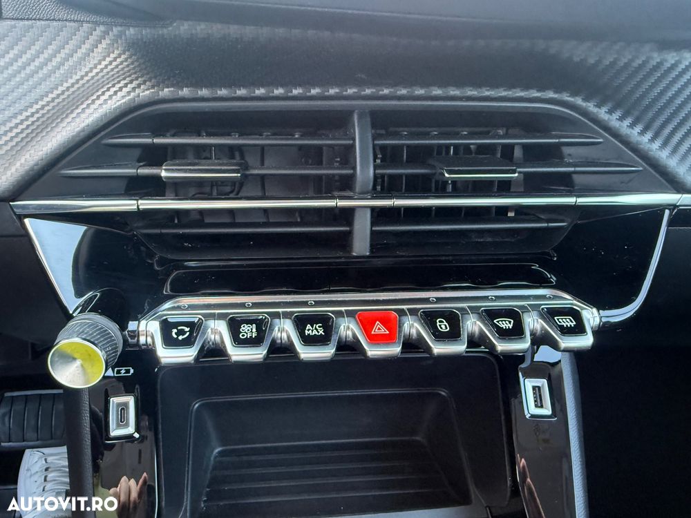 Peugeot 2008 1.2 PureTech EAT8 STT Allure Pack - 32