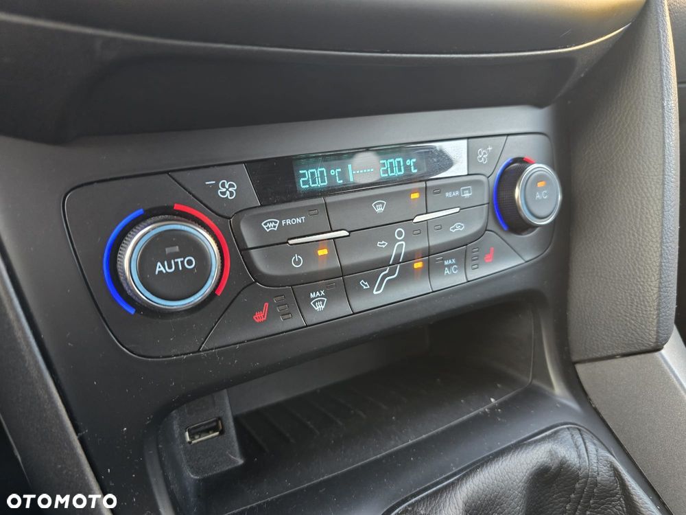 Ford Focus 1.0 EcoBoost Gold X (Edition) - 32