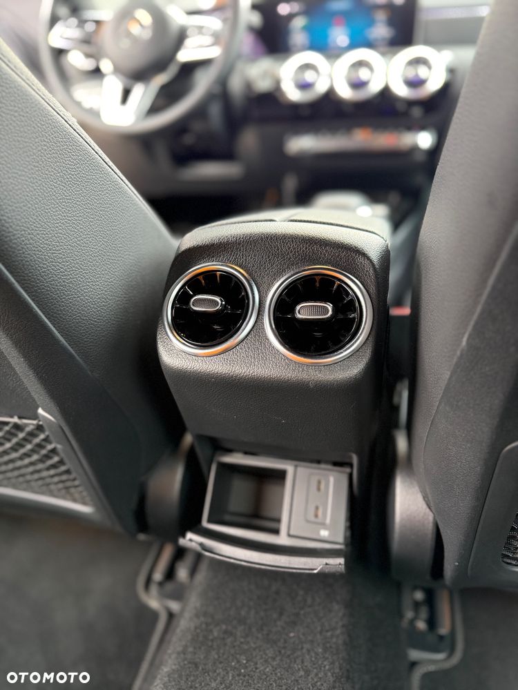 Mercedes-Benz Klasa A 220 4-Matic 7G-DCT - 17