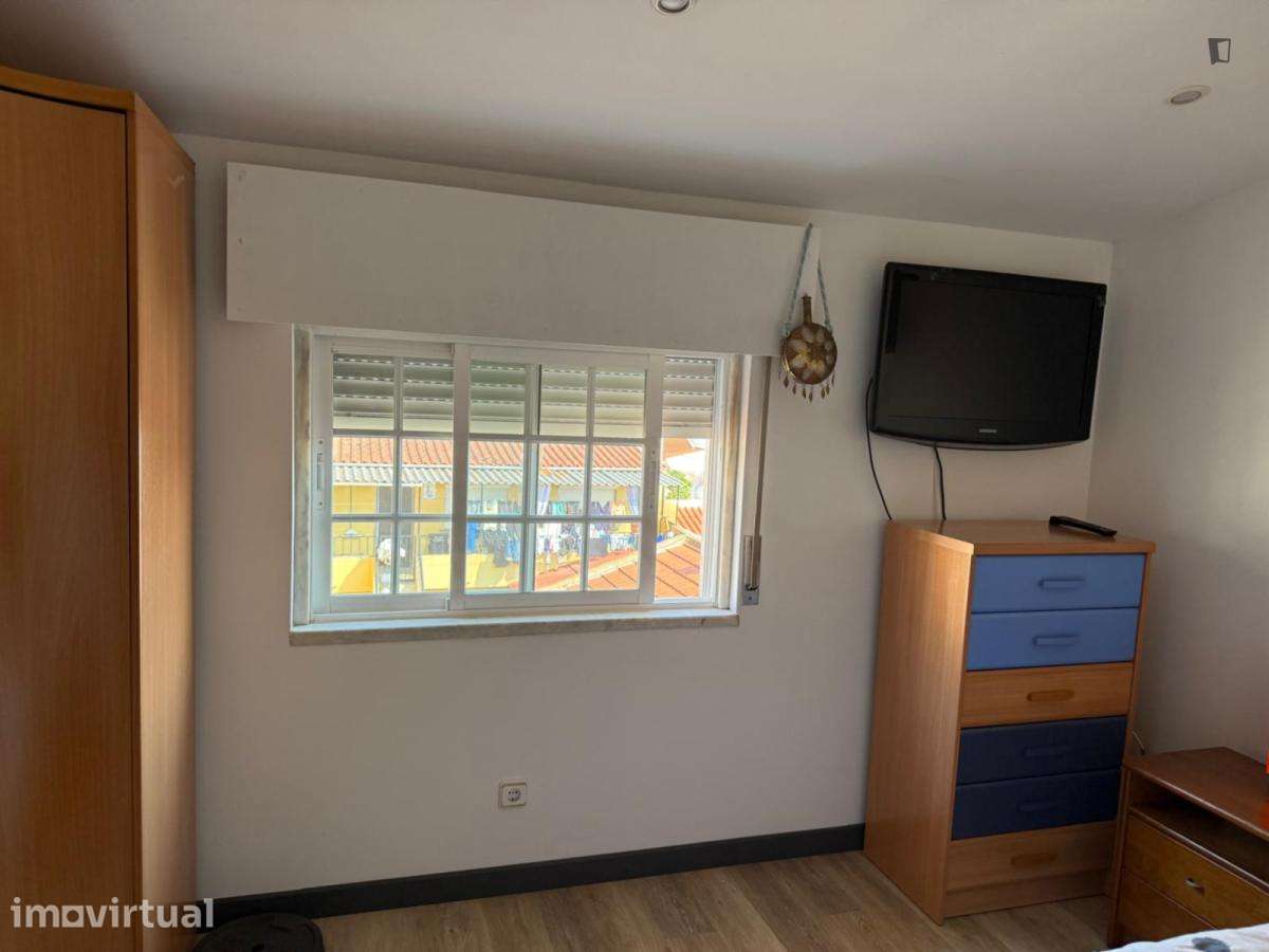 Quarto - localizado em Carcavelos Lisbon - Grande imagem: 5/8