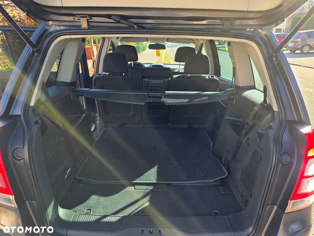 Opel Zafira - 27