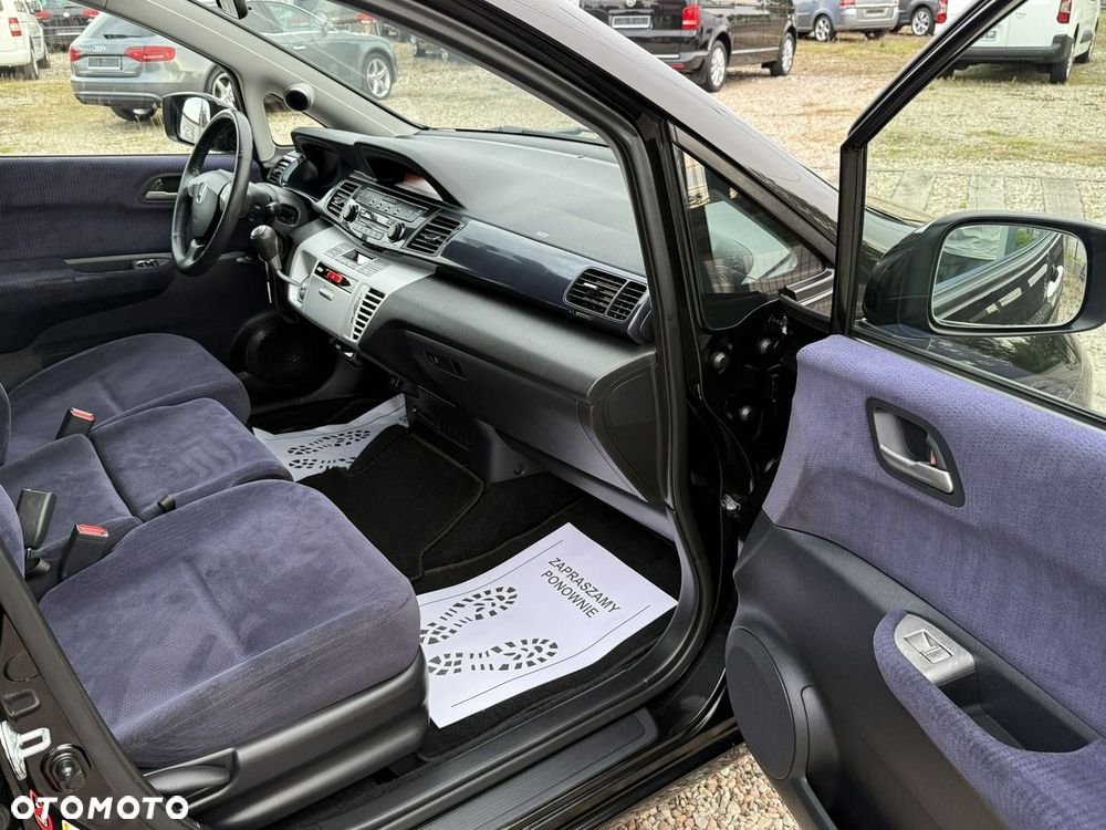 Honda FR-V - 27