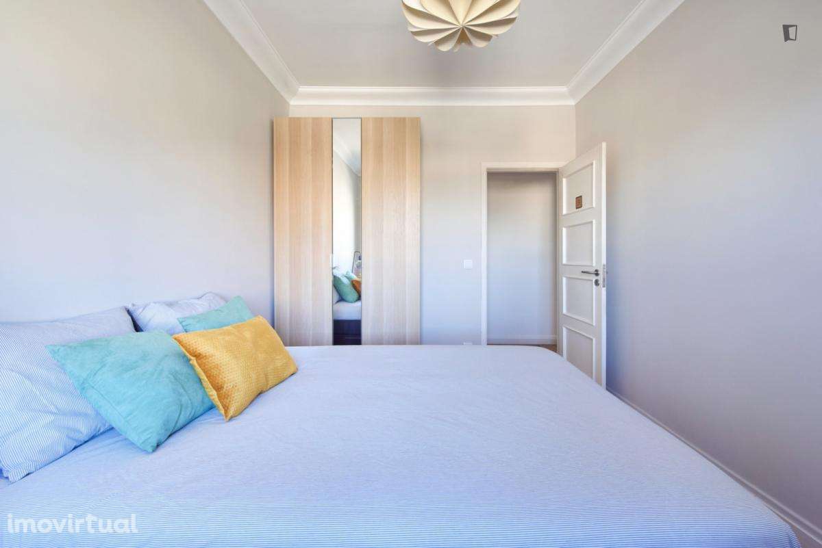Quarto - localizado em Roma-Areeiro Lisbon - Grande imagem: 3/17