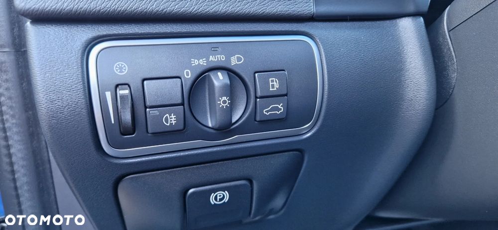 Volvo V60 D6 AWD Plug-in Hybrid Momentum - 20