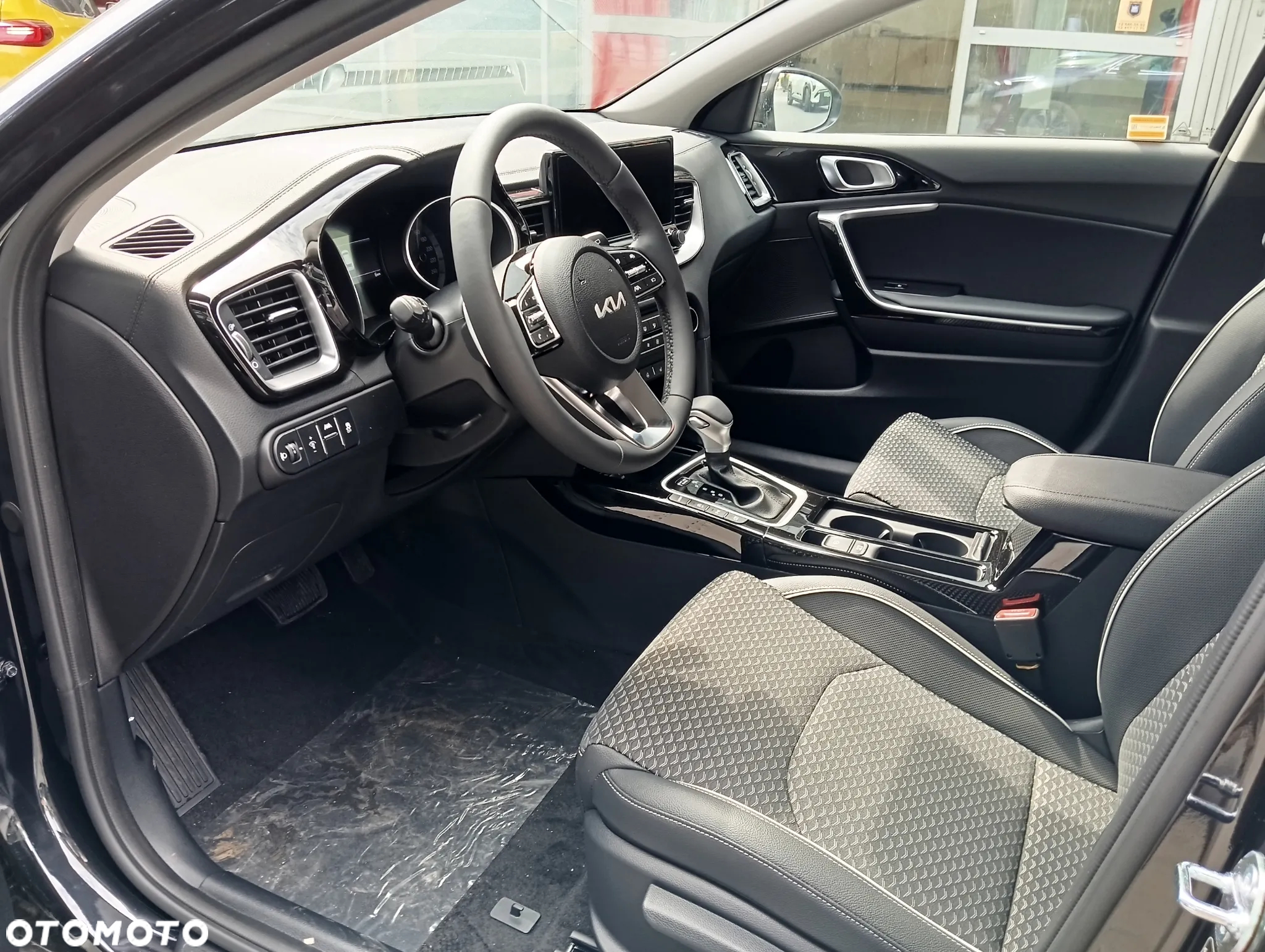 Kia Ceed - 9