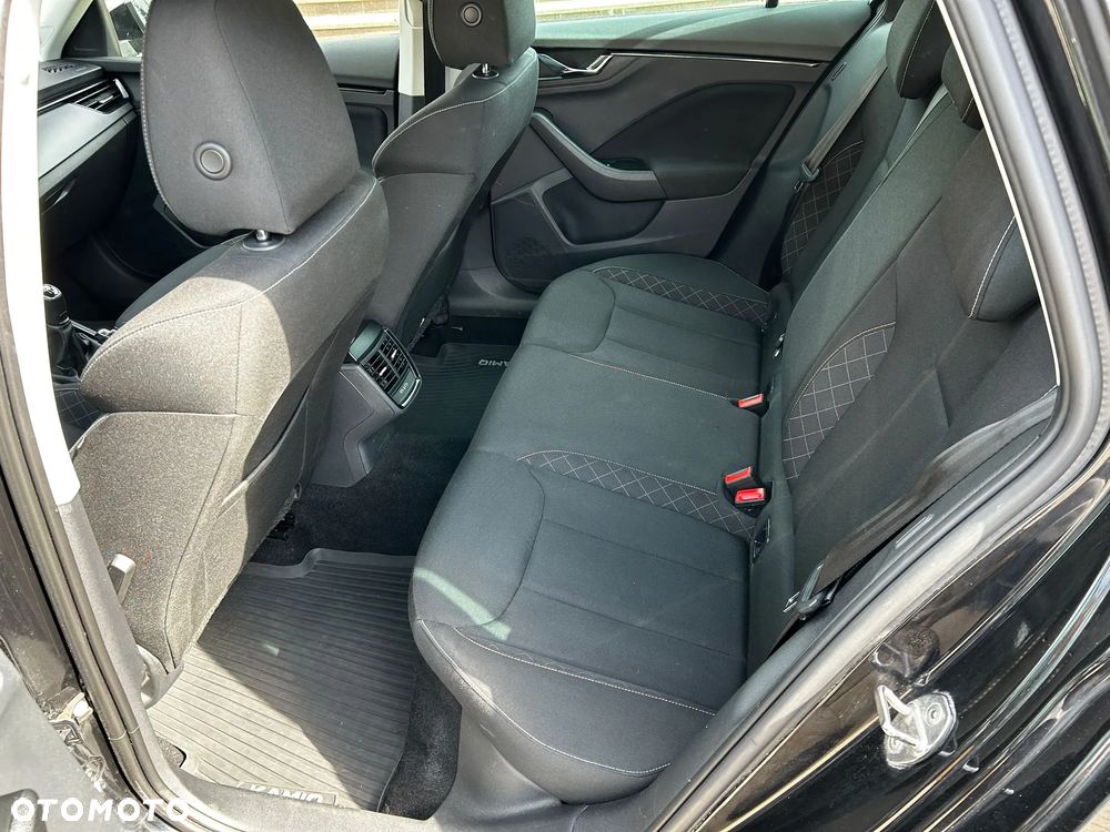 Skoda Kamiq 1.0 TSI Style - 29