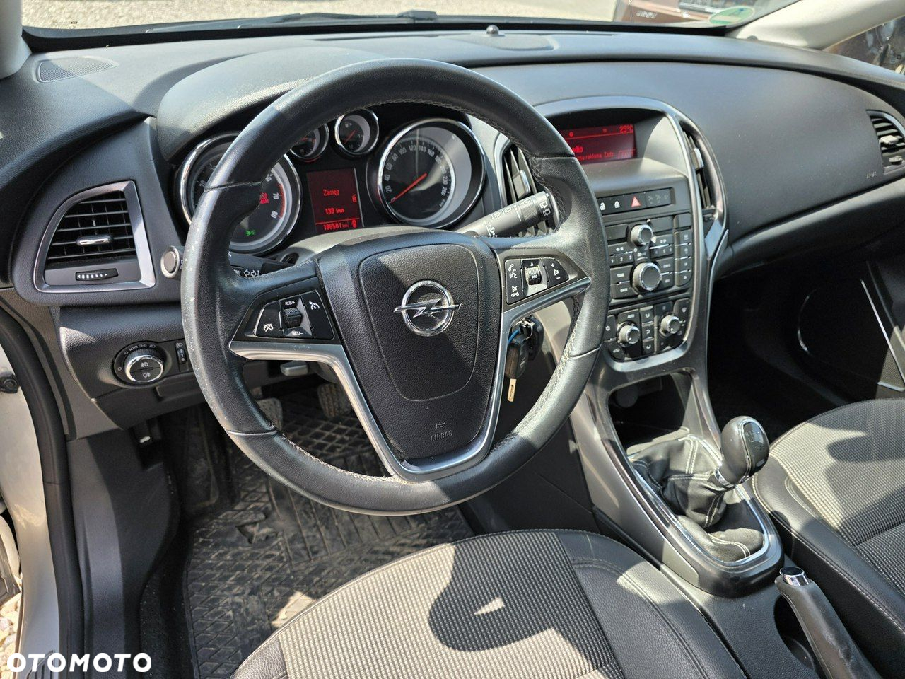 Opel Astra 1.4 Turbo Cosmo - 25