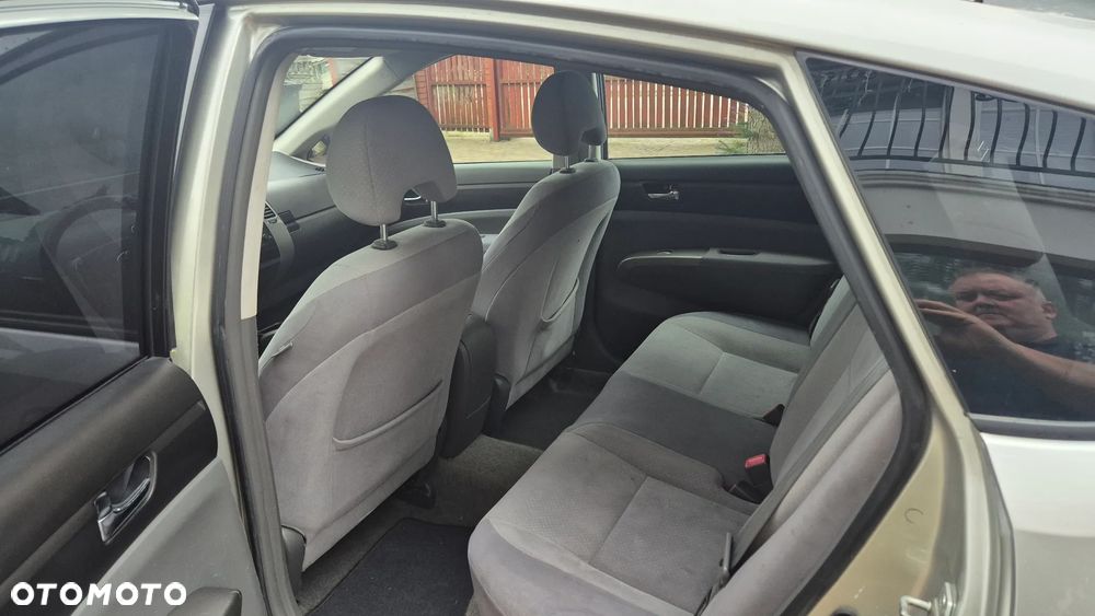 Toyota Prius 1.5 VVT-i Sol - 8