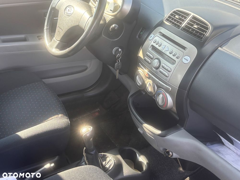 Daihatsu Sirion 1.3 - 9