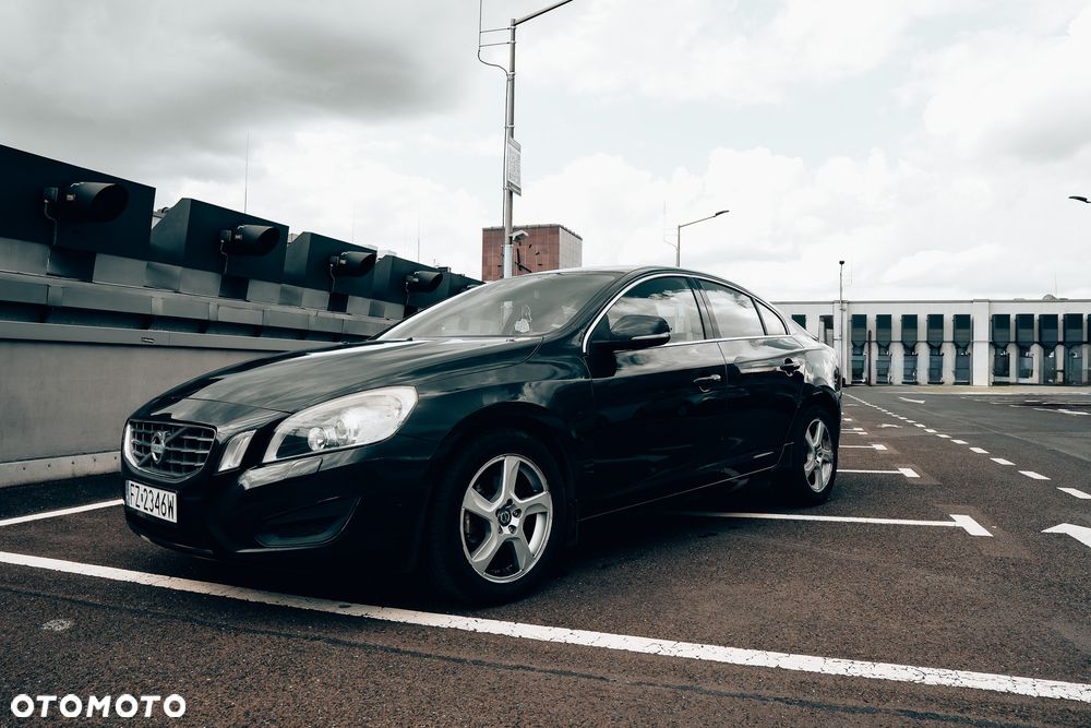 Volvo S60 D3 Geartronic Momentum - 28