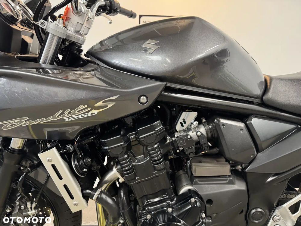 Suzuki Bandit - 22