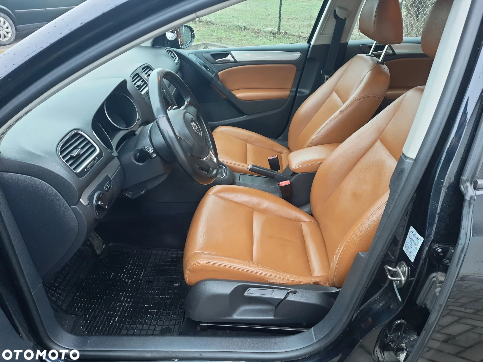 Volkswagen Golf VI 1.6 TDI Comfortline - 3