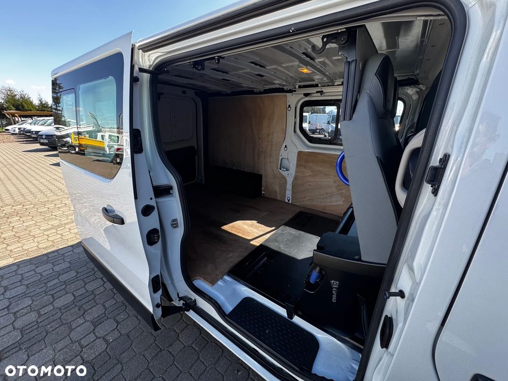 Renault TRAFIC - 12