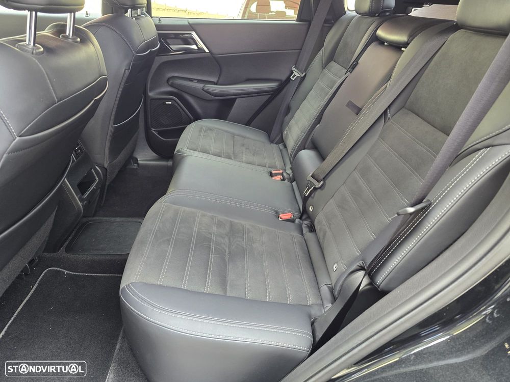 Mitsubishi Outlander 2.4 PHEV Intense - 14