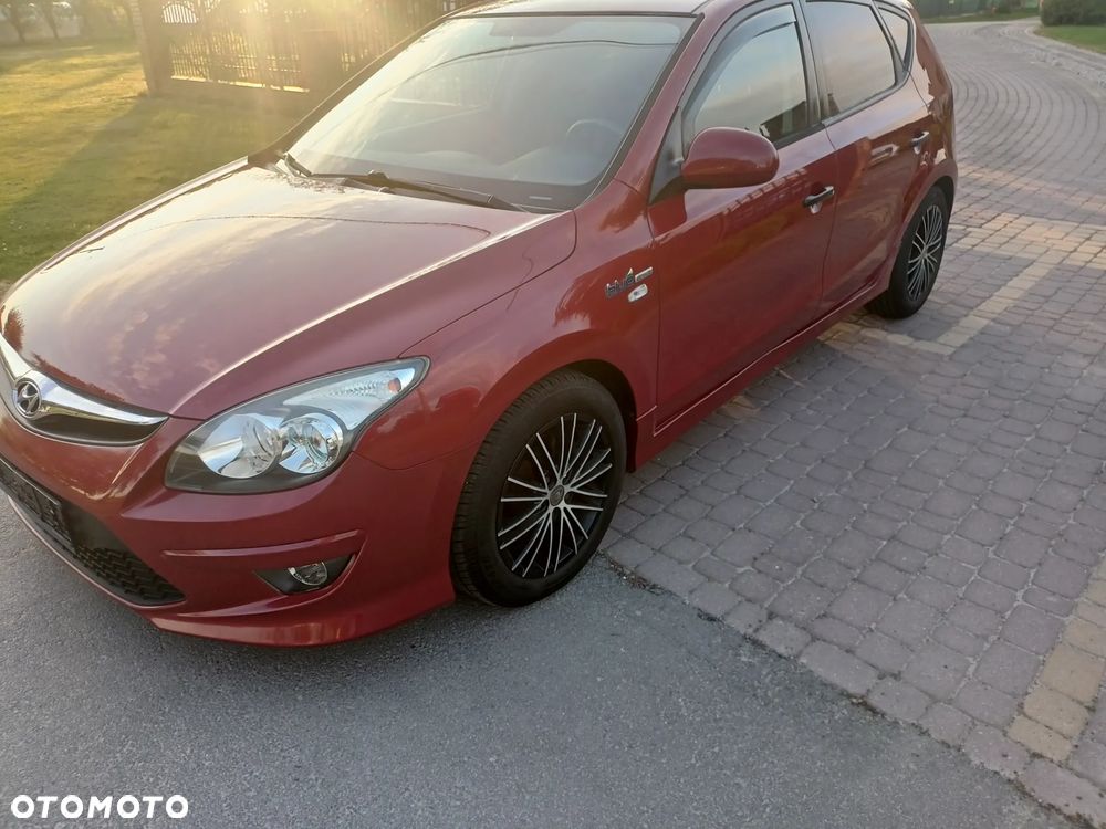 Hyundai i30 1.4 Classic + - 17