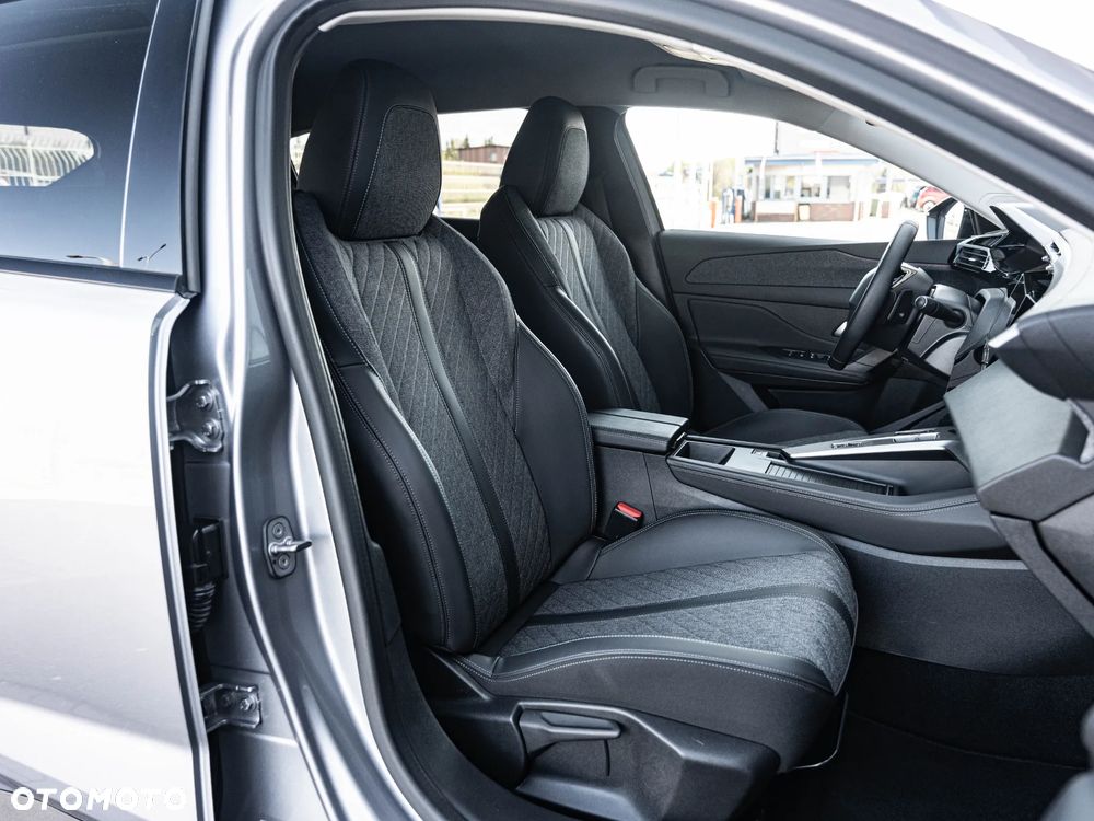 Peugeot 408 180 e-EAT8 Allure - 24