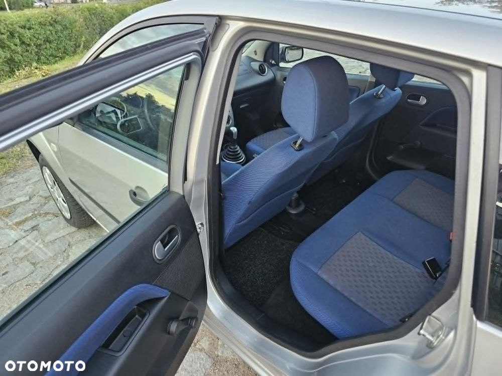 Ford Fiesta 1.4 Futura - 12