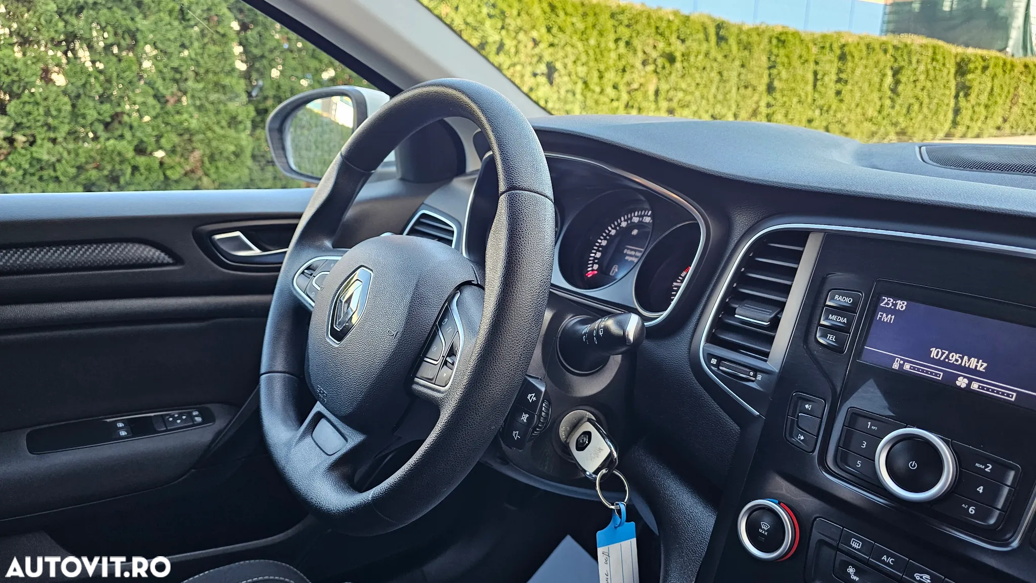 Renault Megane ENERGY TCe 130 BUSINESS - 15