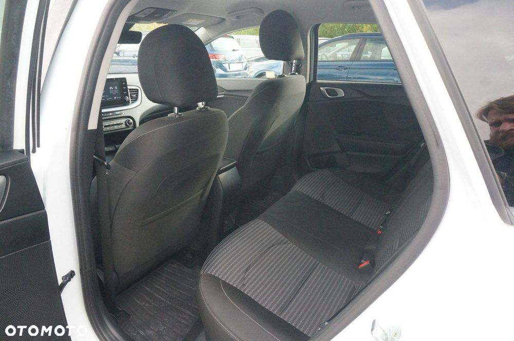 Kia Ceed 1.5 T-GDI M - 23